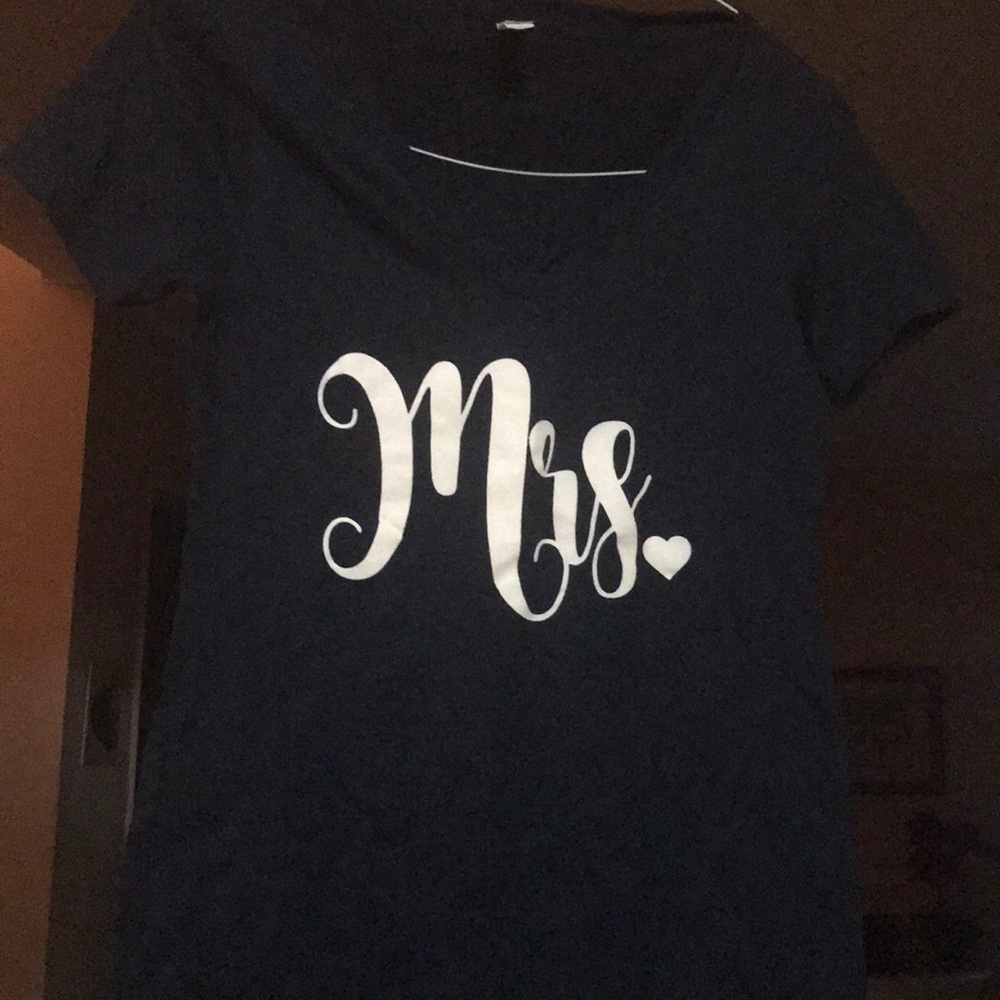 Short sleeved Mrs t shirt in navy